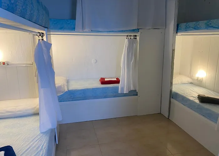 Backpacker Eras Ii Hostel *